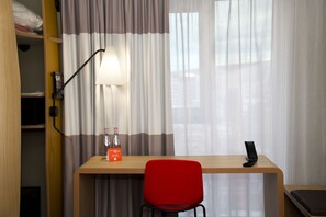 Standard Double Room, 1 Double Bed | Living area - Ibis Tbilisi Stadium (Tbilisi)