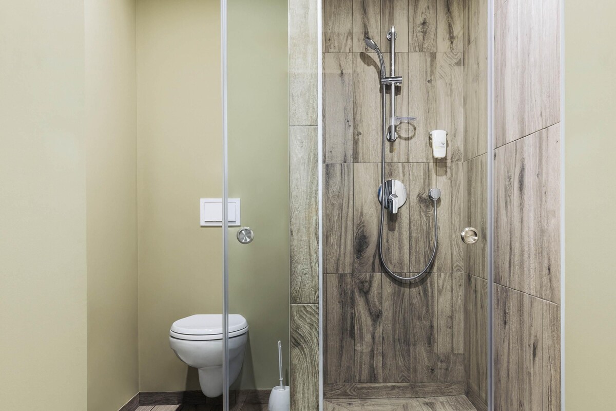 Standard Twin Room, 2 Twin Beds | In-room safe, desk, blackout drapes, soundproofing