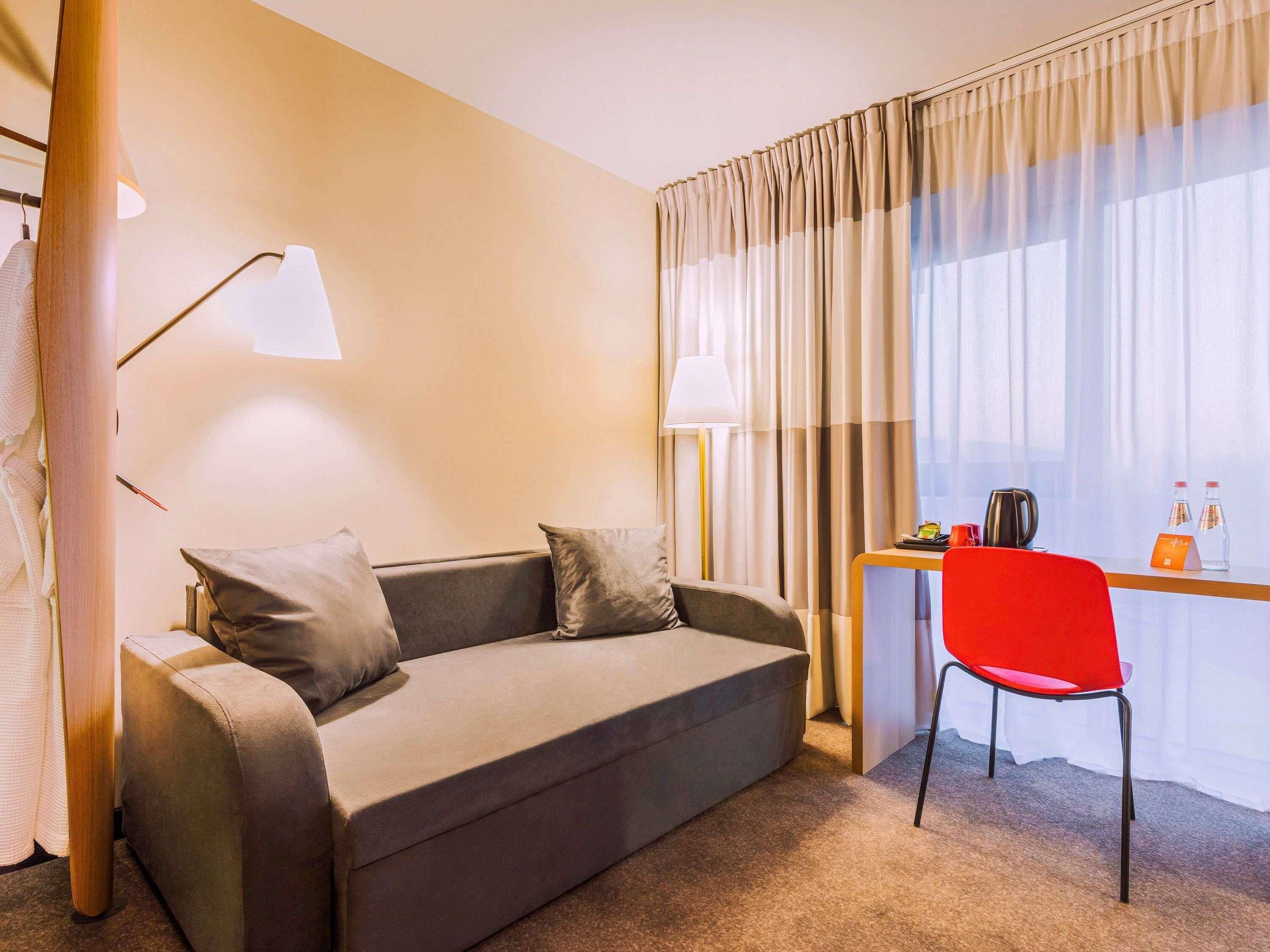 Family Room | In-room safe, desk, blackout curtains, soundproofing