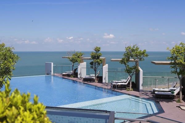 Outdoor pool, open 6:30 AM to 6:00 PM, pool umbrellas, sun loungers