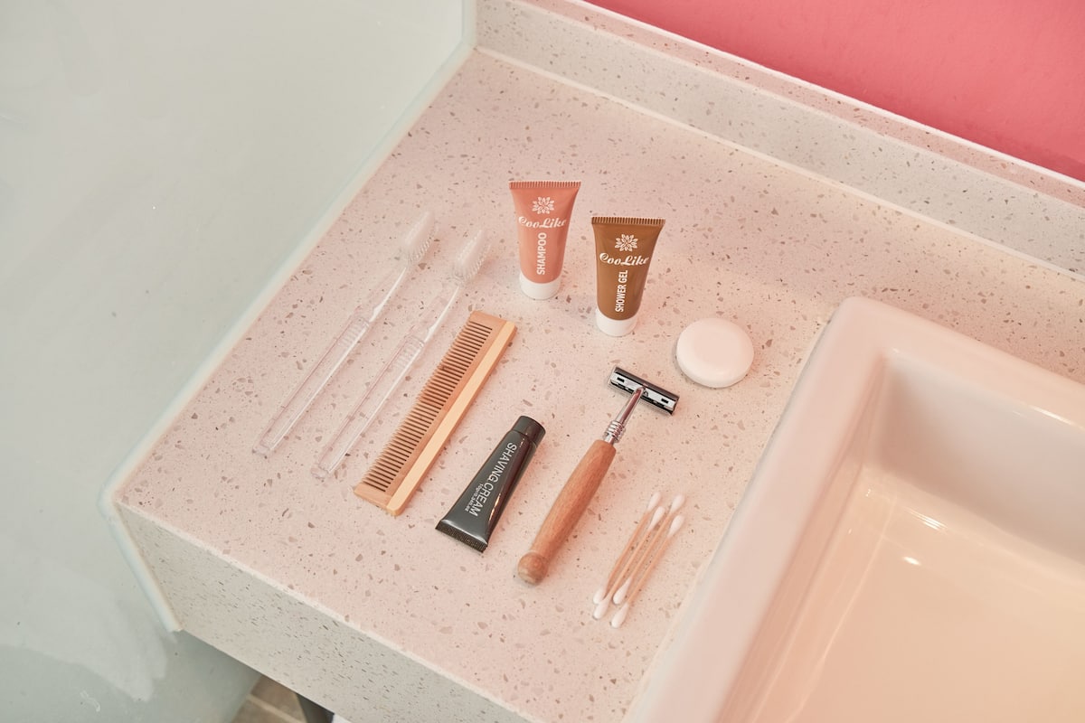 shower, rainfall showerhead, eco-friendly toiletries, hair dryer