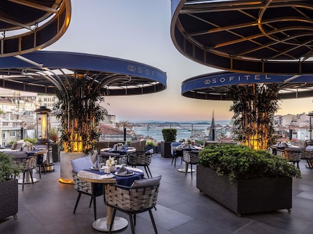 Restaurant. Sofitel Istanbul Taksim