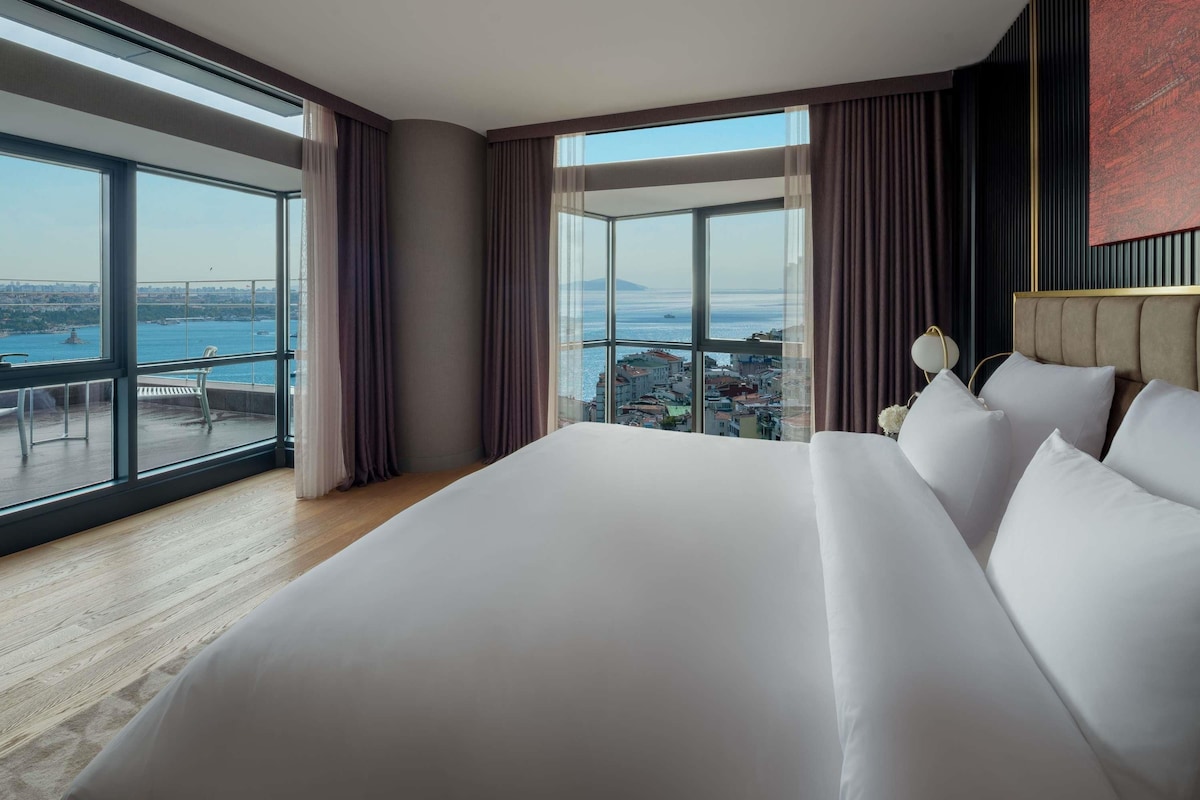 Signature Suite, 1 Bedroom, Terrace (Bosphorus View, Club Millesime Access)