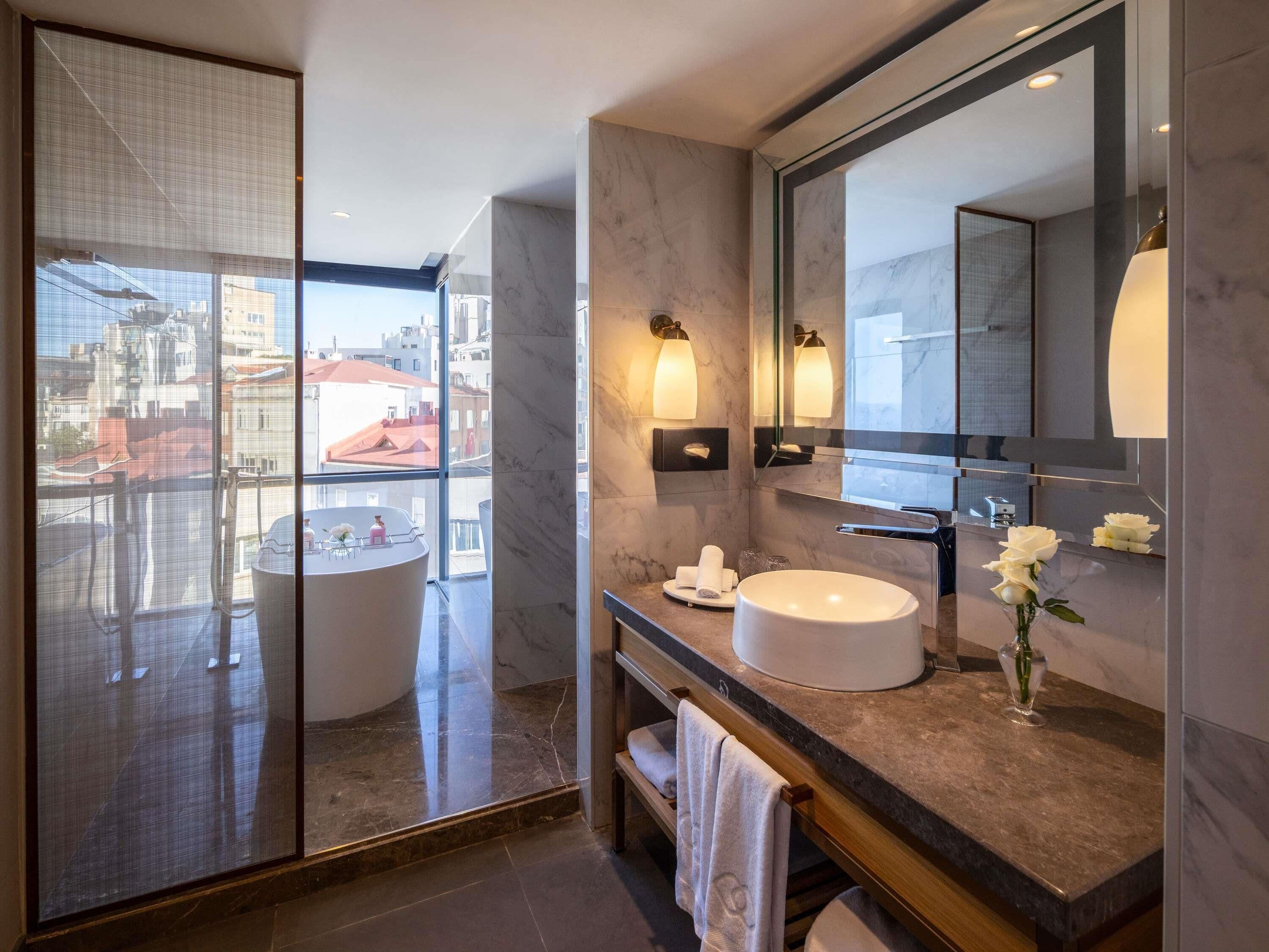 Prestige Suite, One Bedroom, City View, King Bed (Club Millesime Access) | Minibar, in-room safe, desk, laptop workspace