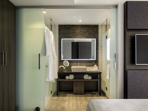 Luxe beddengoed, donsdekens, een minibar, een kluis op de kamer