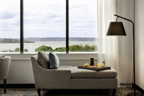 Superior Room, 1 King Bed, Lake View
