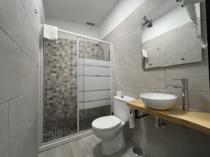 Single Room | Bathroom