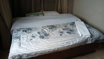 Kamar Double | Meja kerja, Wi-Fi gratis, dan seprai linen