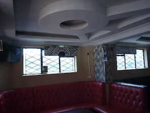 Lobby lounge - Ikons Hotel & Accommodation (Kiambu)