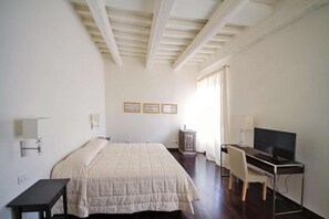 2 bedrooms, travel cot, free WiFi - Apartment in Tuscany with Large Pool (Rignano sull'Arno)