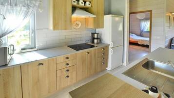 Refrigerador, microondas, placa de cocina, lavavajillas