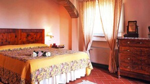Unclassified image, 5 of 35, button - Apartment in Tuscany with Golf & Pools (Gambassi Terme)