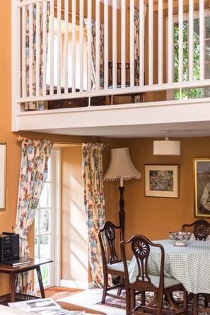 Dining - Unique cosy cottage with stunning gardens & private front door (Mussleburgh)