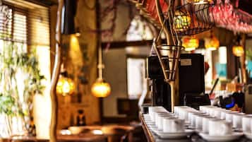 Tägliches Frühstücksbuffet gegen Gebühr