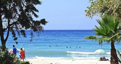 Apartment in Foura with a balcony or terrace