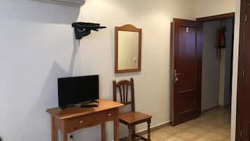 Habitación con 1 cama doble o 2 individuales | Wifi gratis y ropa de cama