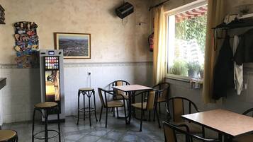 Desayuno continental gratuito y diario