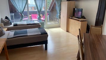 Basic Apartment, Private Bathroom, Courtyard View | 1 bedroom