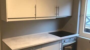 Apartemen | Dapur pribadi | Lemari es besar, microwave, oven, dan kompor