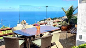 Outdoor dining - Coastal Apartment for 8 (El Tanque)
