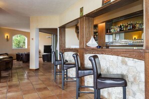 Bar (in der Unterkunft)