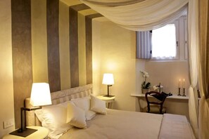 Habitación exclusiva doble (1) | Ropa de cama de alta calidad, colchones viscoelásticos, escritorio
