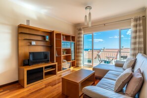 Flat-screen TV - Garajau View (Santa Cruz)