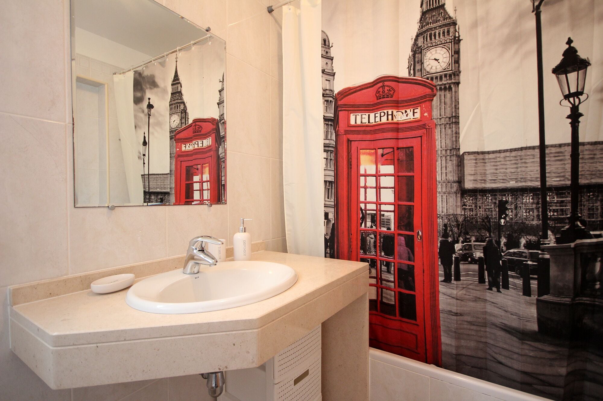 شقة - غرفتا نوم - بشرفة | حوض الحمام