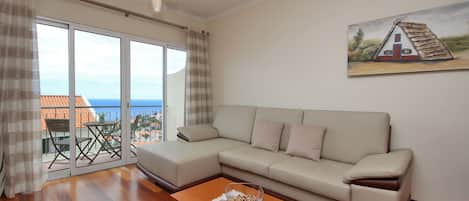 Apartment, 2 Bedrooms, Terrace | Living room
