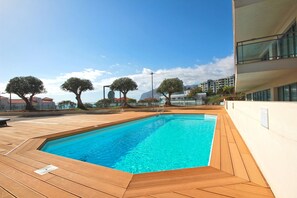 Outdoor pool - Monumental Residence (Funchal)