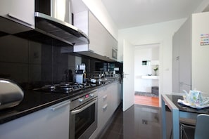 Apartment, 1 Schlafzimmer, Poolblick | Eigene Küche | Großer Kühlschrank, Mikrowelle, Ofen, Herdplatte