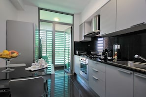 Apartment, 1 Schlafzimmer, Poolblick | Eigene Küche | Großer Kühlschrank, Mikrowelle, Ofen, Herdplatte