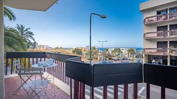 Apartment, 2 Bedrooms, Balcony, Sea View | Balcony view
