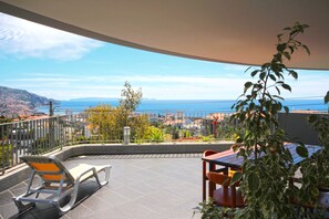 Beach/ocean view - Virtudes Apartment (Funchal)