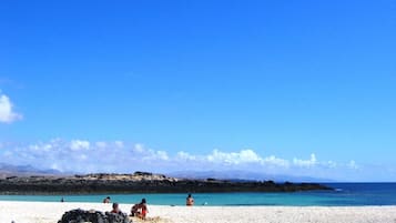 Una playa cerca