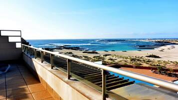 Apartment (2 Bedrooms) | Balcony