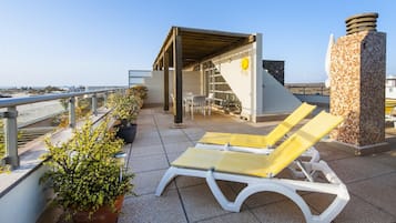 Appartement (2 Bedrooms) | Balcon