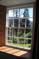 Double Room, Private Bathroom | Individually decorated, individually furnished, bed sheets