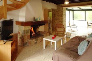 Smart TV, fireplace, DVD player - Country House in Normandy near D-Day Beaches (Brucheville)