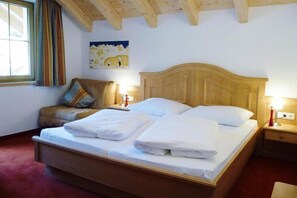 12 bedrooms, travel crib, free WiFi - Chalet in Fiss with Panoramic Mountain Views (Fiss)