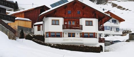 Esterni
