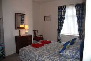 2 chambres, fer et planche Ă repasser, Wi-Fi gratuit, draps fournis