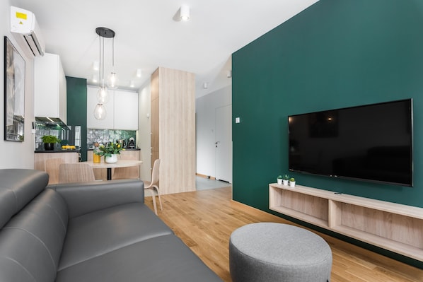 Deluxe Apartment (Zablocie - 58) | Living room | Smart TV