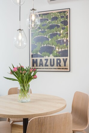 Deluxe Apartment (Zablocie - 73) | Living area | Smart TV - Concept House by goodhome (Kraków)
