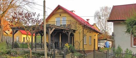 المنشأة من الخارج