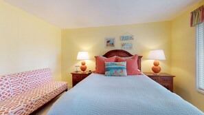 3 bedrooms, iron/ironing board, WiFi, bed sheets