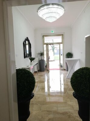 Interior entrance - Villa Bowdy (Niederzier)