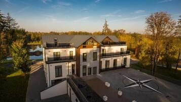 المنشأة من الخارج