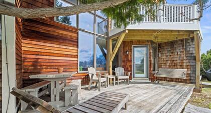 Lakehouse Condo 2B - Gorgeous condo close to town with Beachfront area on Rangeley Lake!