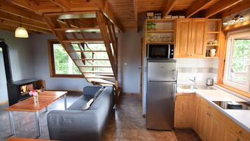 Køleskab, mikrobølgeovn, kogeplade, opvaskemaskine